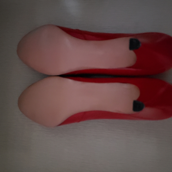 EUC LA BELLE ORIGINALS classic lady in red pumps (9 AAA) - Picture 5 of 9